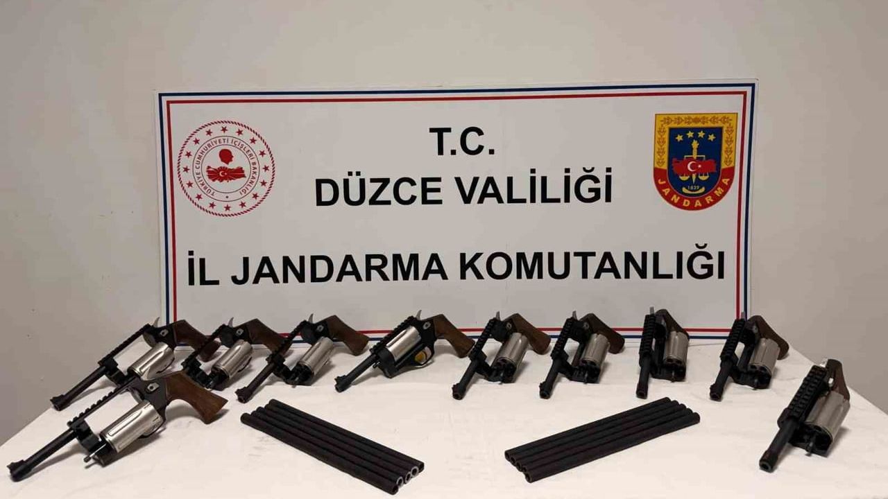 Düzce'de Jandarmadan Kaçak Silah Operasyonu: 2 Gözaltı