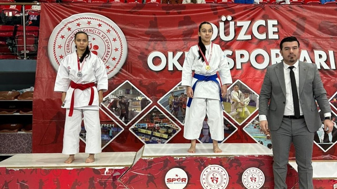 Düzce'de Okul Sporları: Gençler Karatede Kıyasıya Mücadele