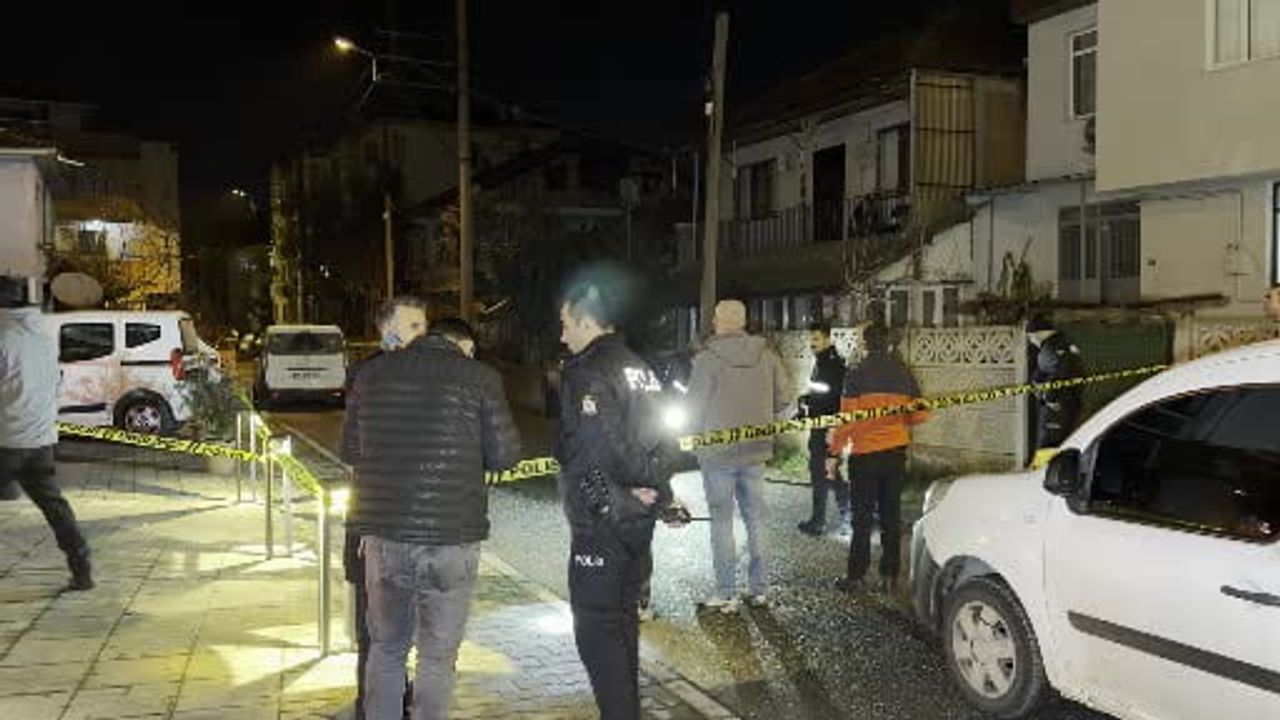 Düzce'de Sokak Ortasında Silahla Vurulan Emre S. Hayatını Kaybetti