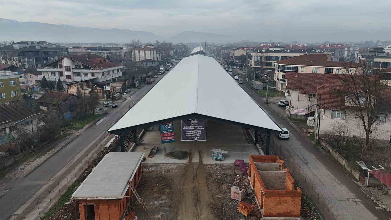 Düzce'de Yeni Tuhafiyeciler Pazaryeri Projesinde Hızlı İlerleme