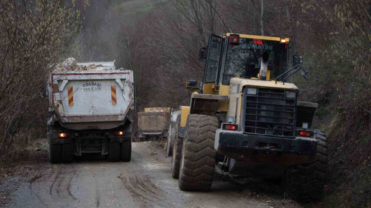 Düzce: Erdemli Köyü'nde Heyelana Hızlı Müdahale
