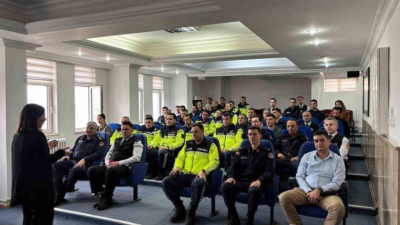 Düzce İl Jandarma'da 'Etkili İletişim' Semineri