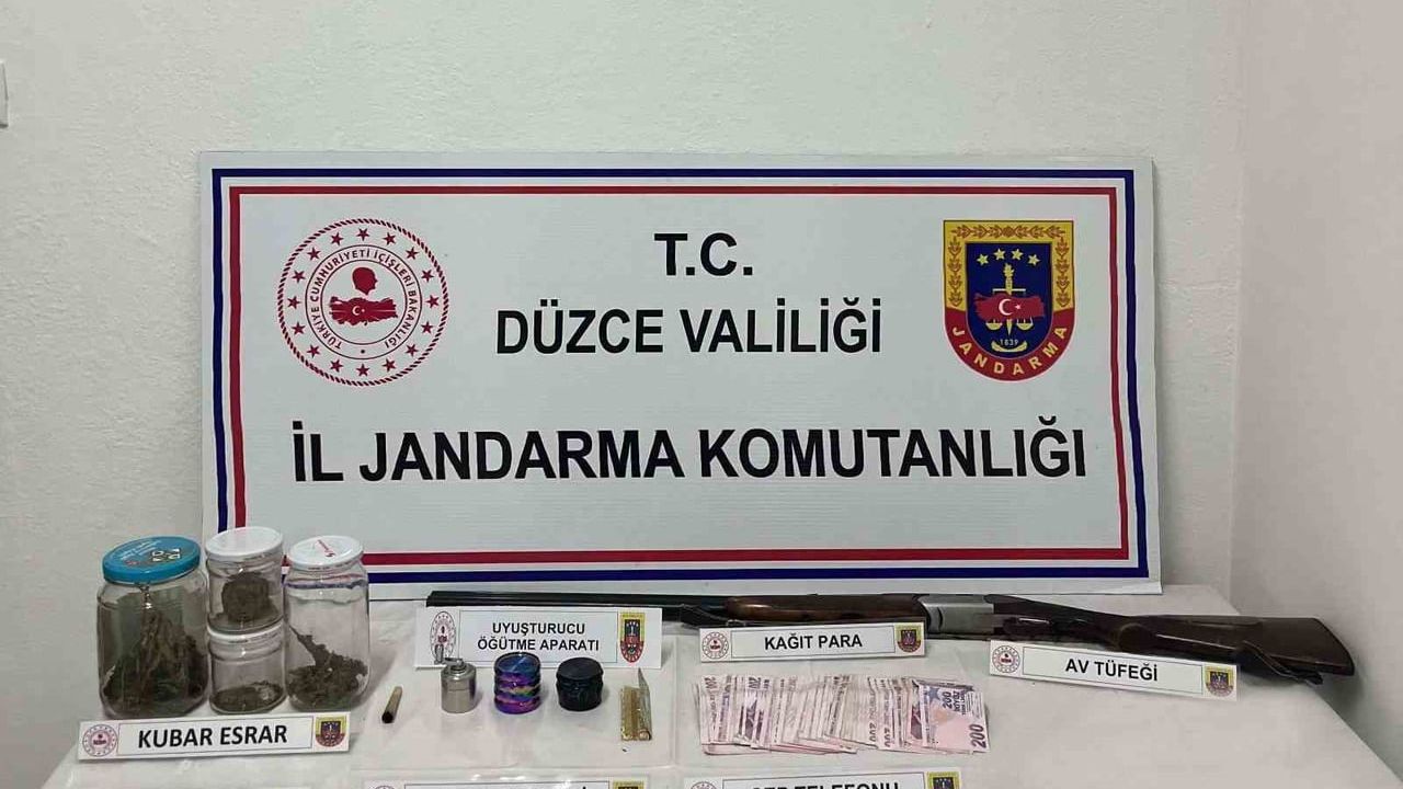 Düzce Jandarma'dan Uyuşturucu ve Kaçakçılık Operasyonu: 17 Şahıs Hakkında İşlem