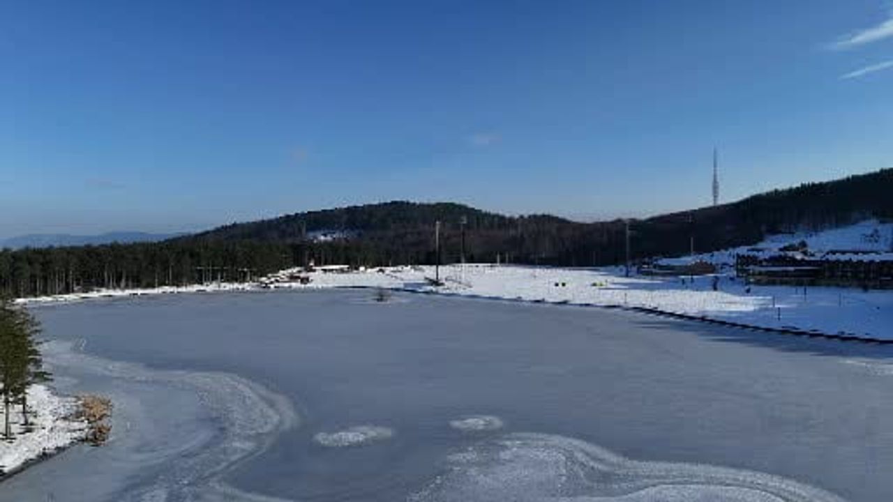 Düzce Topuk Yaylası Göleti Dondu: Hava Sıcaklığı -10°C