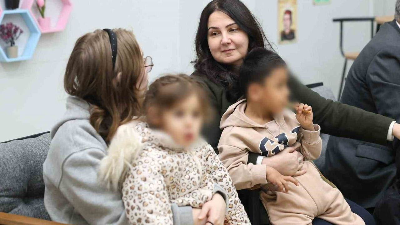 Düzce Valisi Mehmet Makas ve Eşi Sevgi Evindeki Çocuklarla Buluştu