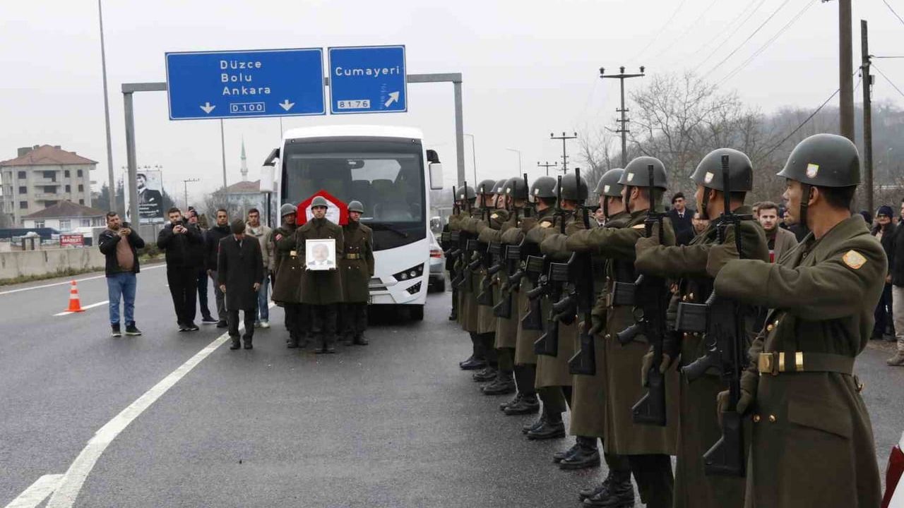 Düzceli Kıbrıs Gazisi Mehmet Ali Çiçek 72 Yaşında Vefat Etti