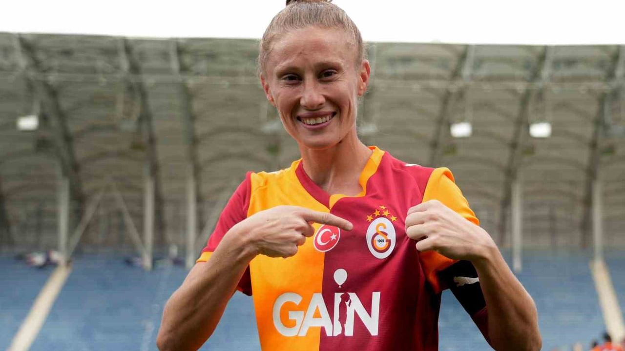 Ebru Topçu: Galatasaray Kaptanı GSPlus'a Konuştu — "Sarı-Kırmızı Hayalimden Öte"