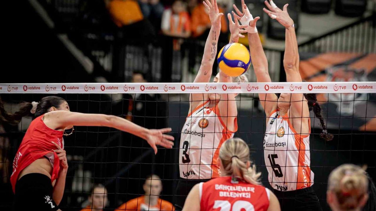 Eczacıbaşı Dynavit, Bahçelievler Belediyespor'u 3-0 Yendi