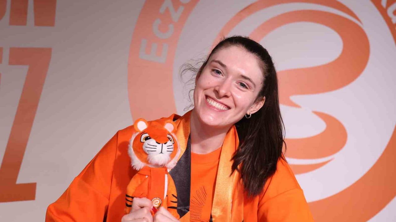 Eczacıbaşı Dynavit, Dana Rettke ile Sözleşmeyi 2 Yıl Uzattı