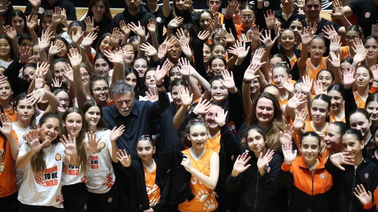 Eczacıbaşı Geleceğe Smaç Turnuvası Antalya'da — 625 Sporcu, 13 Kampüs