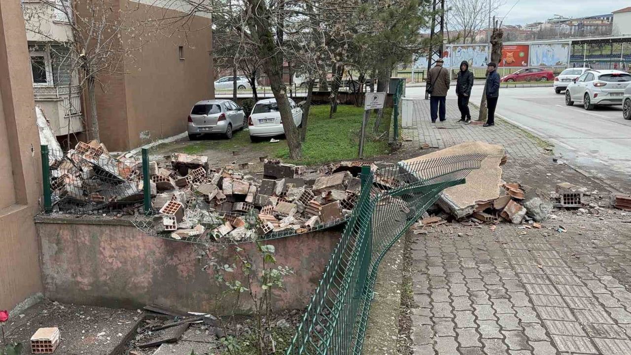 Edirne'de Apartman Bacası Çöktü: Facianın Eşiği