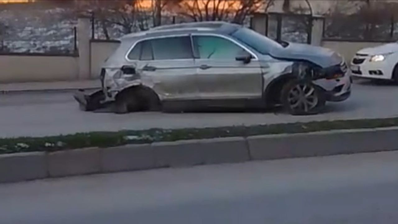 Edirne'de Gizli Buzlanma Zincirleme Kazaya Yol Açtı: 4 Araçta Hasar