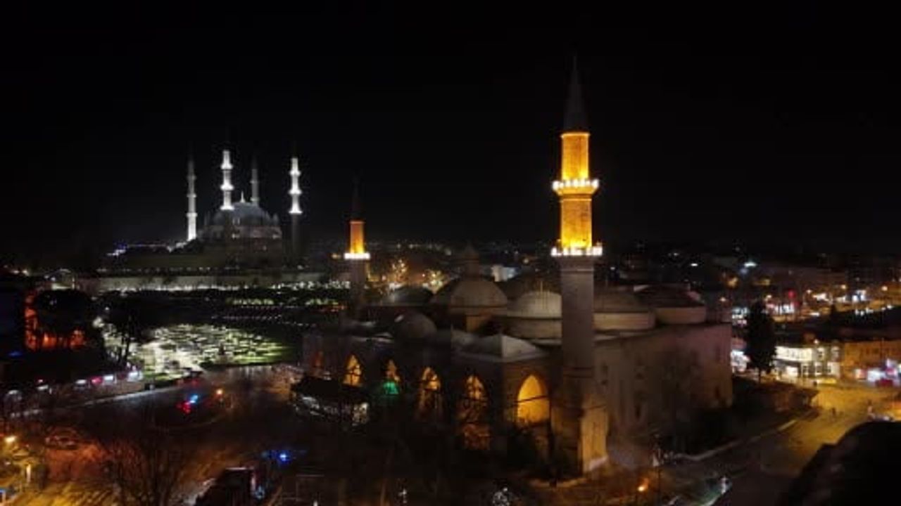 Edirne'de Miraç Kandili Camilerde Dualarla İdrak Edildi