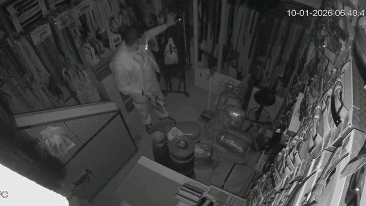 Edirne'de Rahat Tavırlı Hırsız 3 İş Yerini Soydu