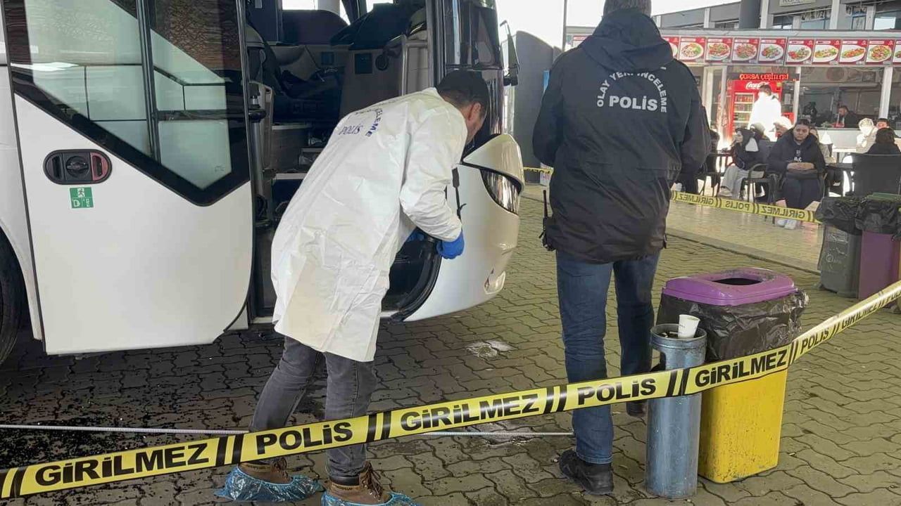 Edirne Otogarı'nda feci kaza: Şoför otobüsün altında kaldı