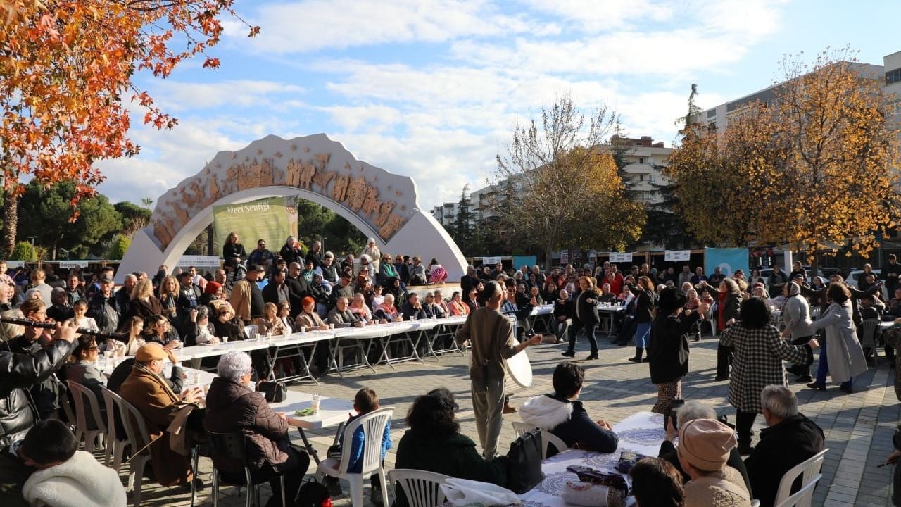 Edremit’te Geleneksel Zeytin Hasat Sonu Meci Şenliği Coşkuyla Başladı