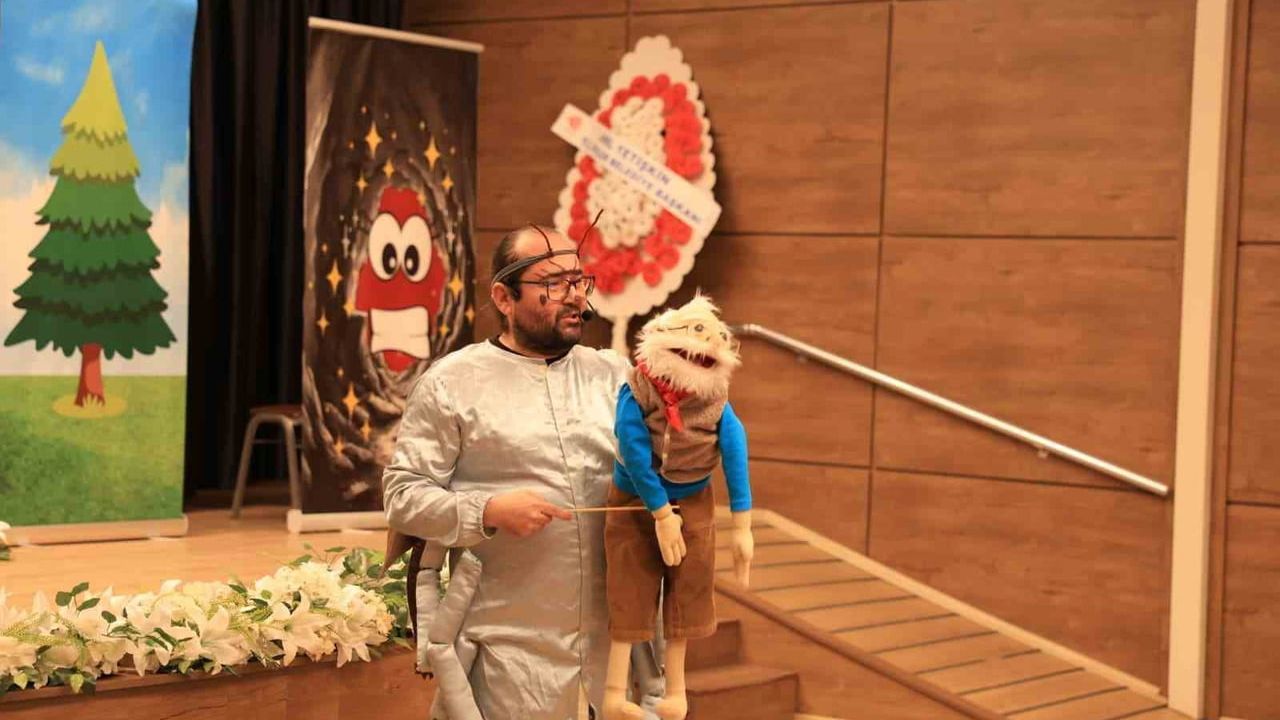 Efeler Belediyesi'nden Çocuklara Tiyatro: Doğa Dostu Heidi ve Ağustos Böceği ile Karınca