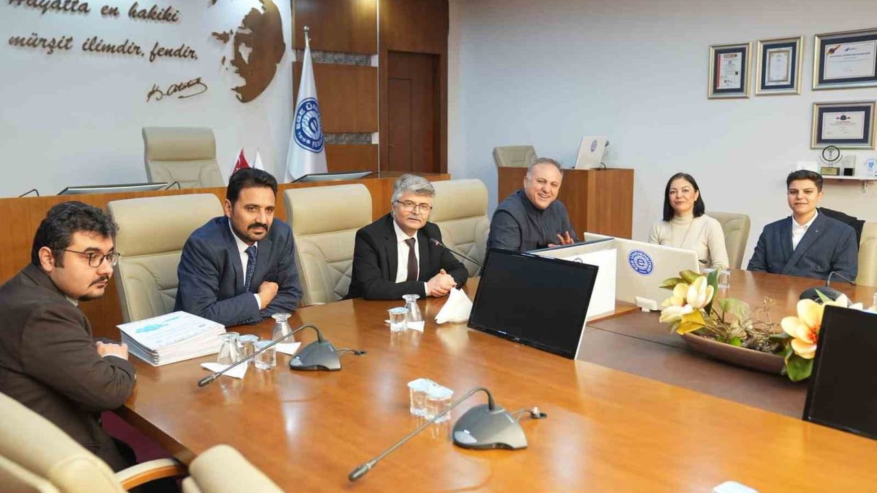 Ege Üniversitesi'nde Orhun Değişim Programı Öğrencilerine Veda Toplantısı