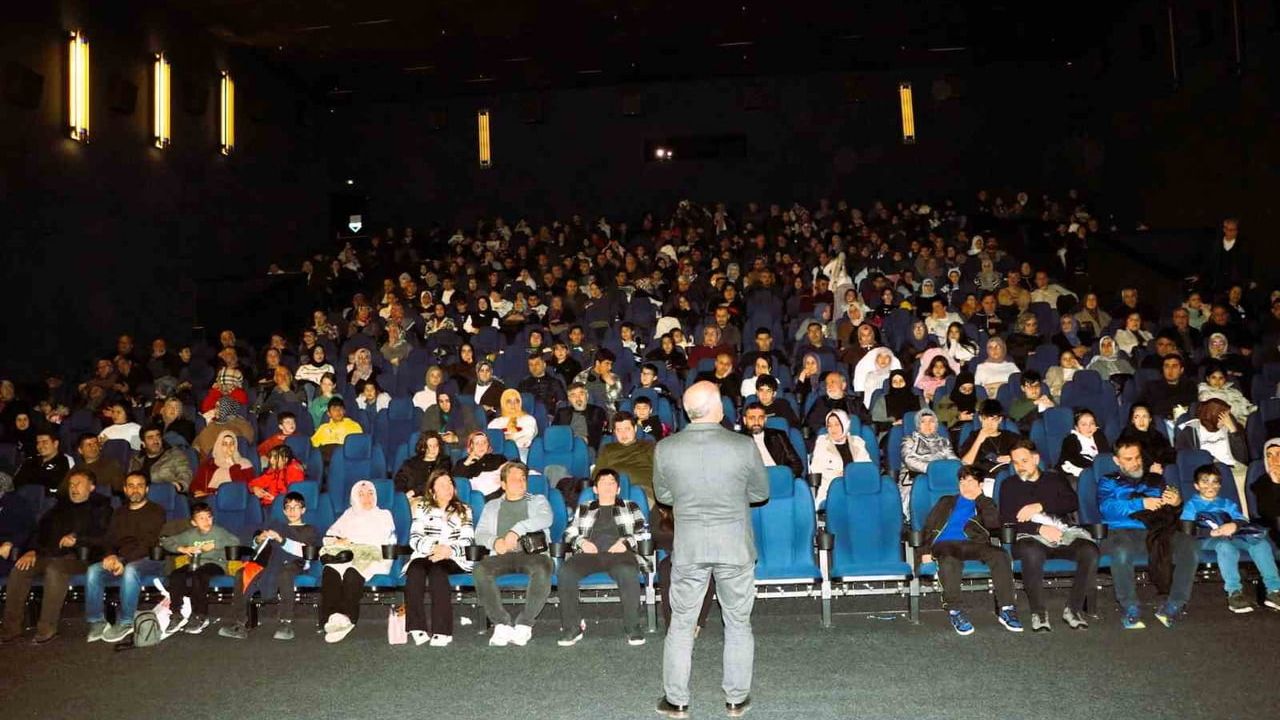Eğitim-Bir-Sen Adana'dan 'Hind Rajab’ın Sesi' Gösterimi