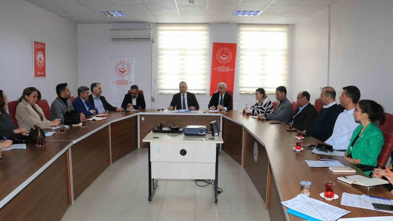 Elazığ Aile ve Sosyal Hizmetler Müdürlüğü'nde Ocak Ayı Değerlendirme Toplantısı