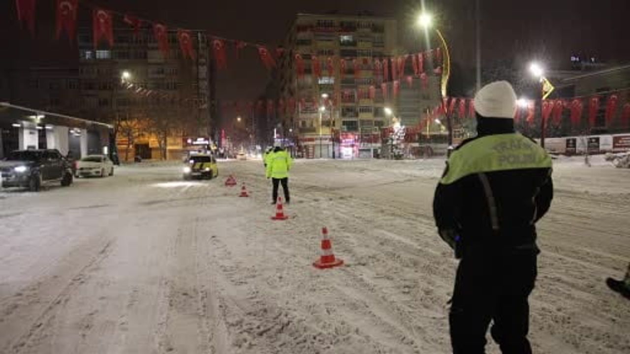 Elazığ'da 2026'nın İlk Saatlerinde Trafik Denetimi