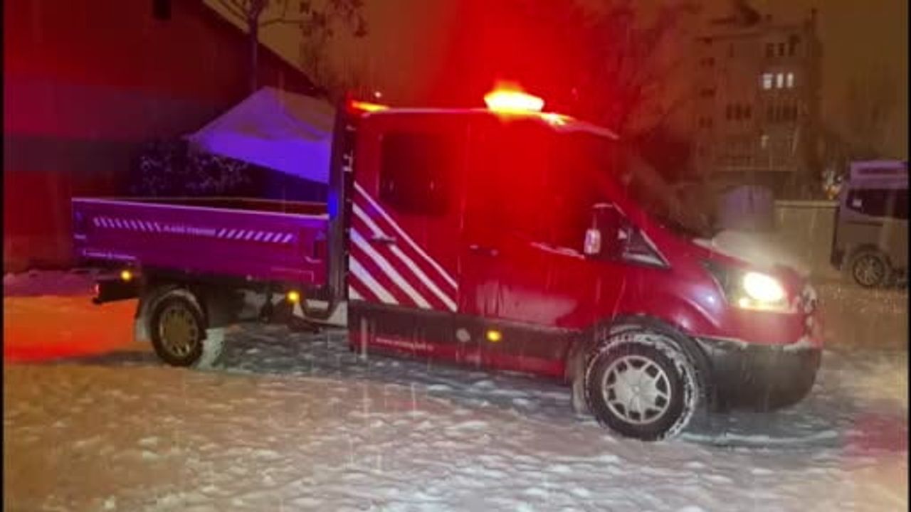 Elazığ'da Ev Yangını: 17 Yaşındaki Sude Naz Bozyiğit Hayatını Kaybetti