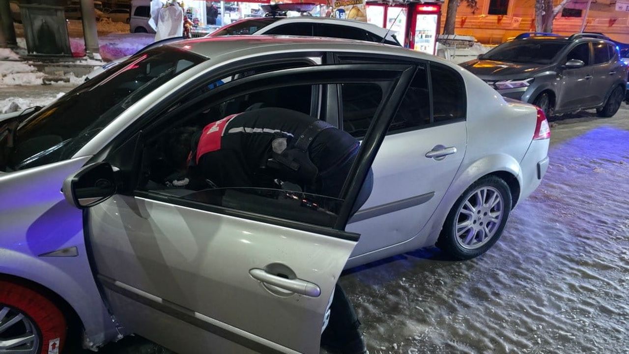 Elazığ’da Gece Asayiş Uygulaması: Hozat Garajı’nda Eğlence Mekanları Denetlendi