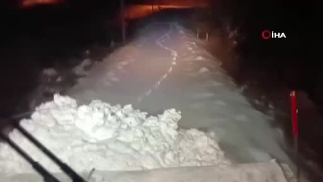 Elazığ'da Karla Mücadele: 67 Köy Yolunun Açılması İçin Çalışmalar Sürüyor