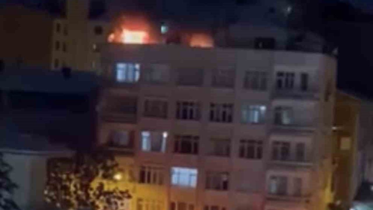 Elazığ’da Teras Yangını: 5 Katlı Binada İtfaiye Müdahalesi