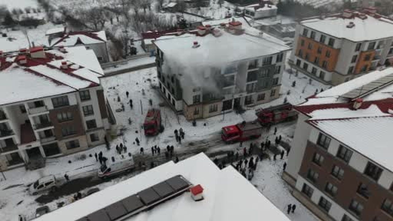 Elazığ'da Yangın: Yurtbaşı'nda 11 Kişi Karbonmonoksitten Hastaneye Kaldırıldı
