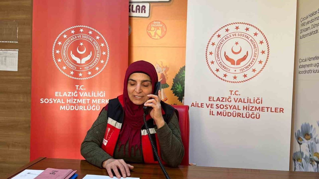 Elazığ'da Yeni Doğan Ailelerine Telefonla Bilgilendirme