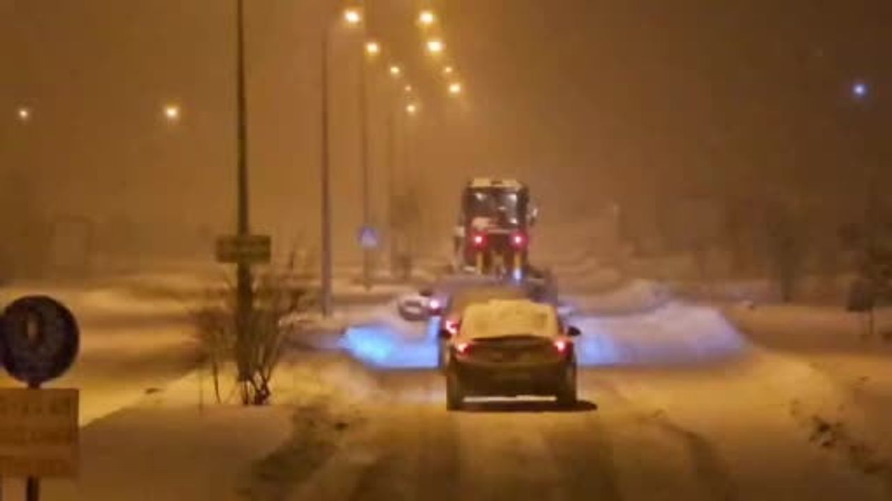 Elazığ'da Yoğun Kar Yağışı Devam Ediyor