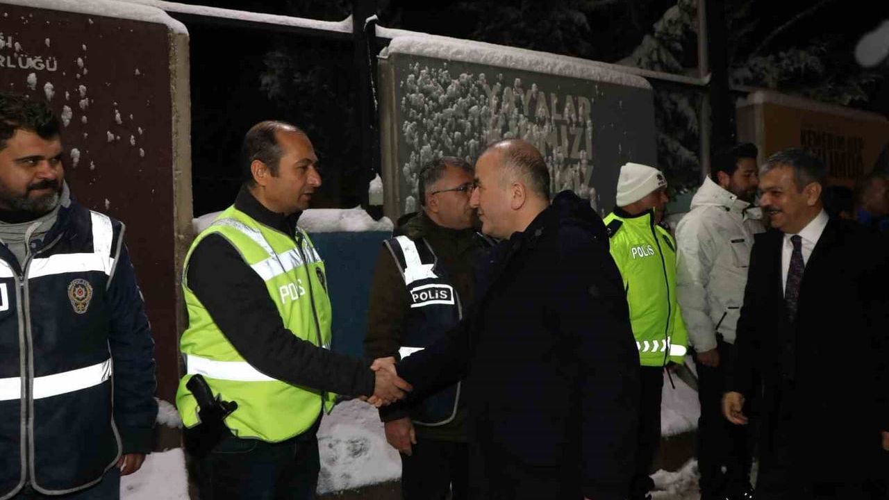 Elazığ Protokolü Görev Başındaki Güvenlik Güçleriyle Buluştu