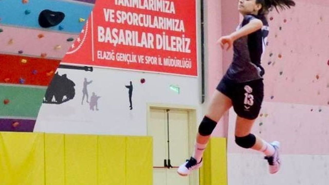 Elazığlı Ecrin Kehya U16 Hentbol Milli Takım Kampı'na Davet Edildi