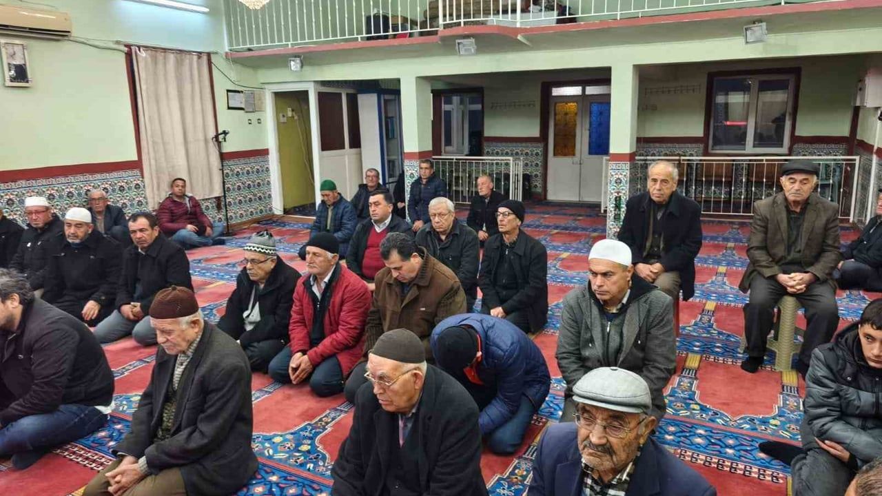 Elderesi'nde Sabah Namazı Buluşması: İlçe Müftüsü Yahya Ofşin Katıldı