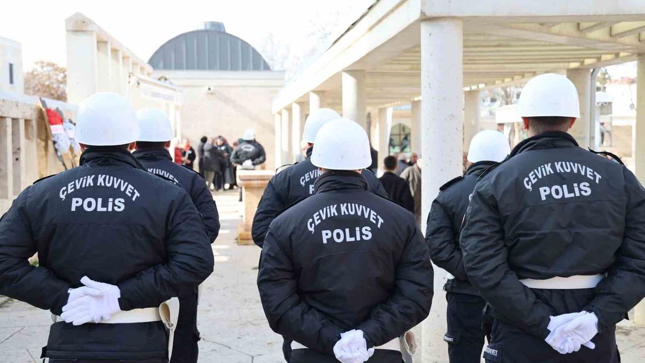 Emekli Polis Süleyman Gündüz Kırşehir'de Son Yolculuğuna Uğurlandı