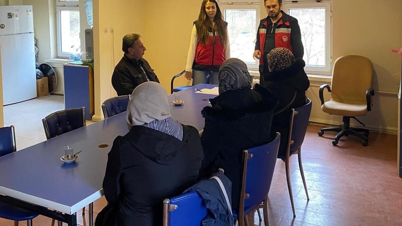 Emet’te Okul Personeline Özel Hijyen Eğitimi