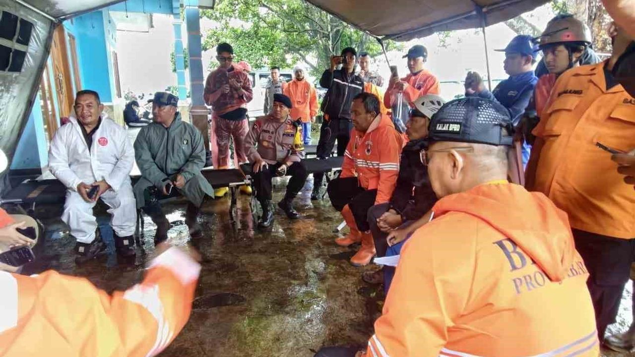 Endonezya’da Heyelan: Batı Java’da 7 Ölü, 82 Kayıp