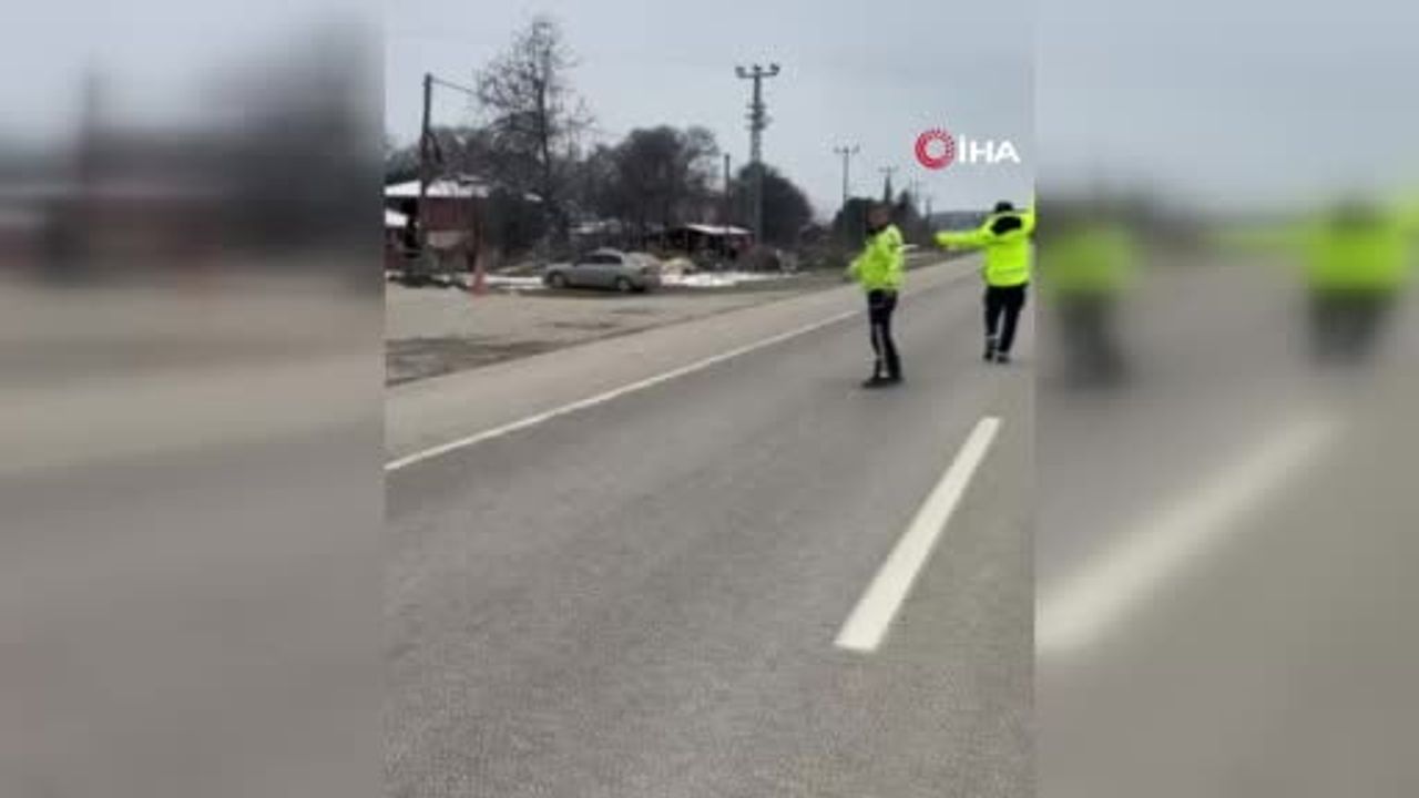 Erbaa’da Tırın Yatak Kısmında 2 Afgan Kaçak Göçmen Yakalandı