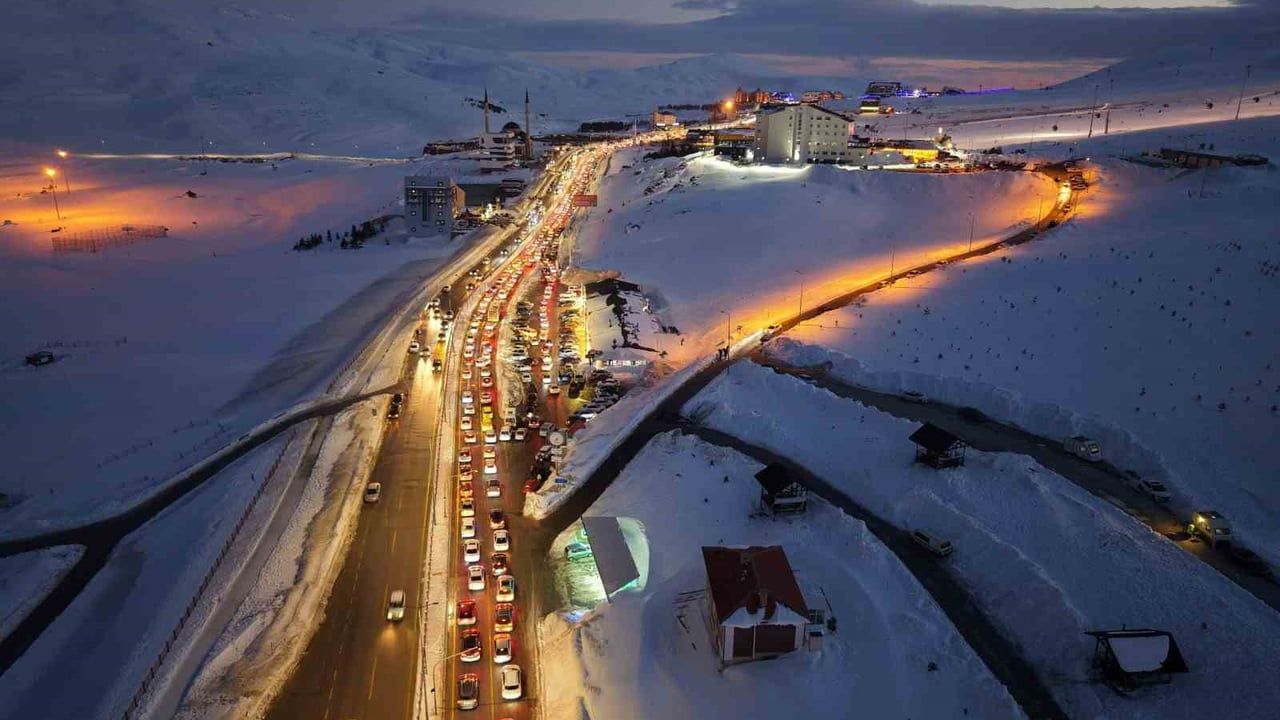 Erciyes Kayak Merkezi'ne Hafta Sonu 320 Bin Ziyaretçi