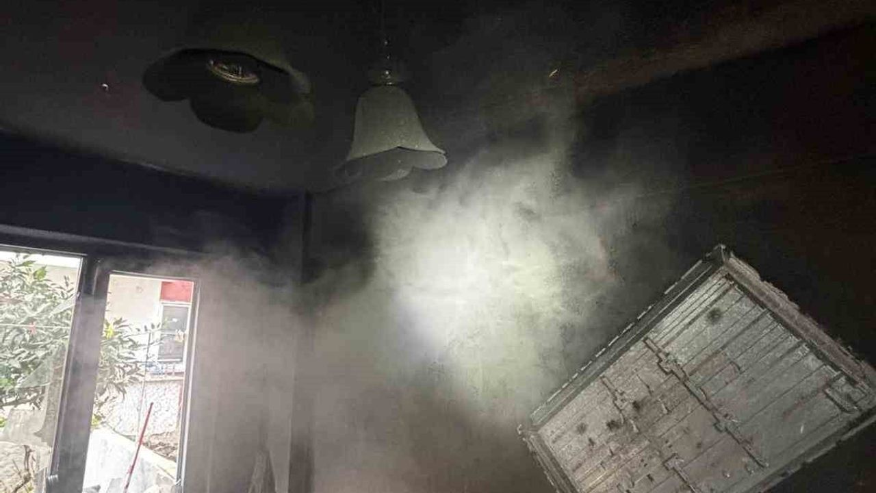 Erdek'te Apartman Yangını: Daire Küle Döndü, Can Kaybı Yok