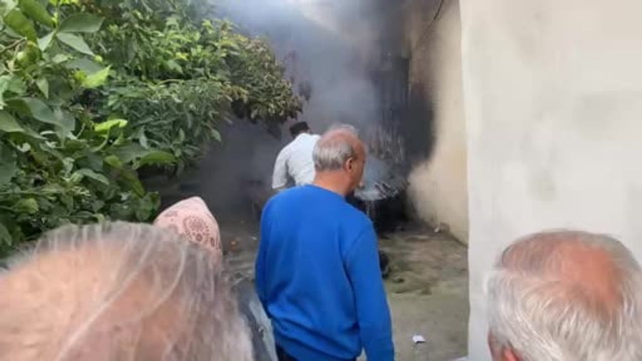 Erdemli’de Mutfak Yangını Belediye Personelinin Müdahalesiyle Söndürüldü