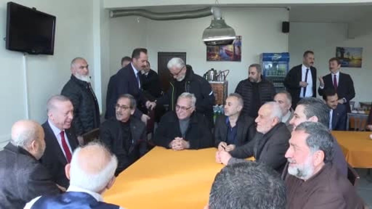 Erdoğan'dan Tophane Tayfun Ziyareti: Gazetecilere Simit ve Meyve Suyu İkramı