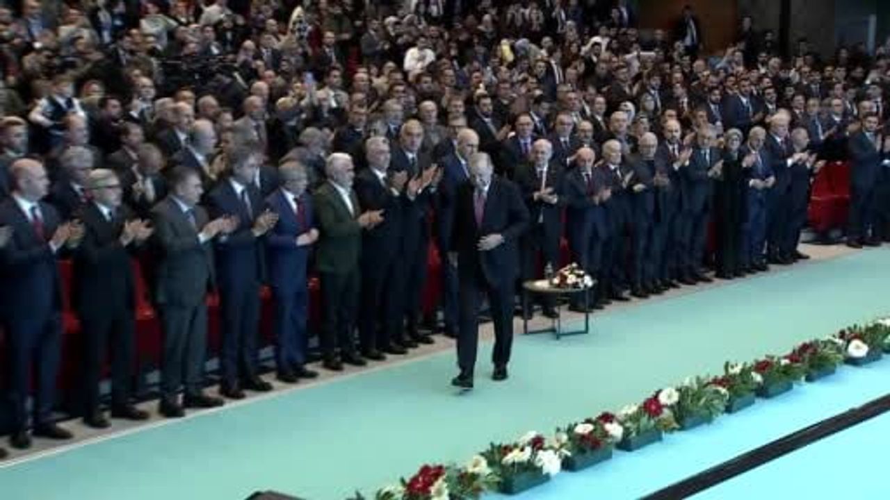 Erdoğan: LGBT ve bağımlılık aile kurumuna yönelik tehdit