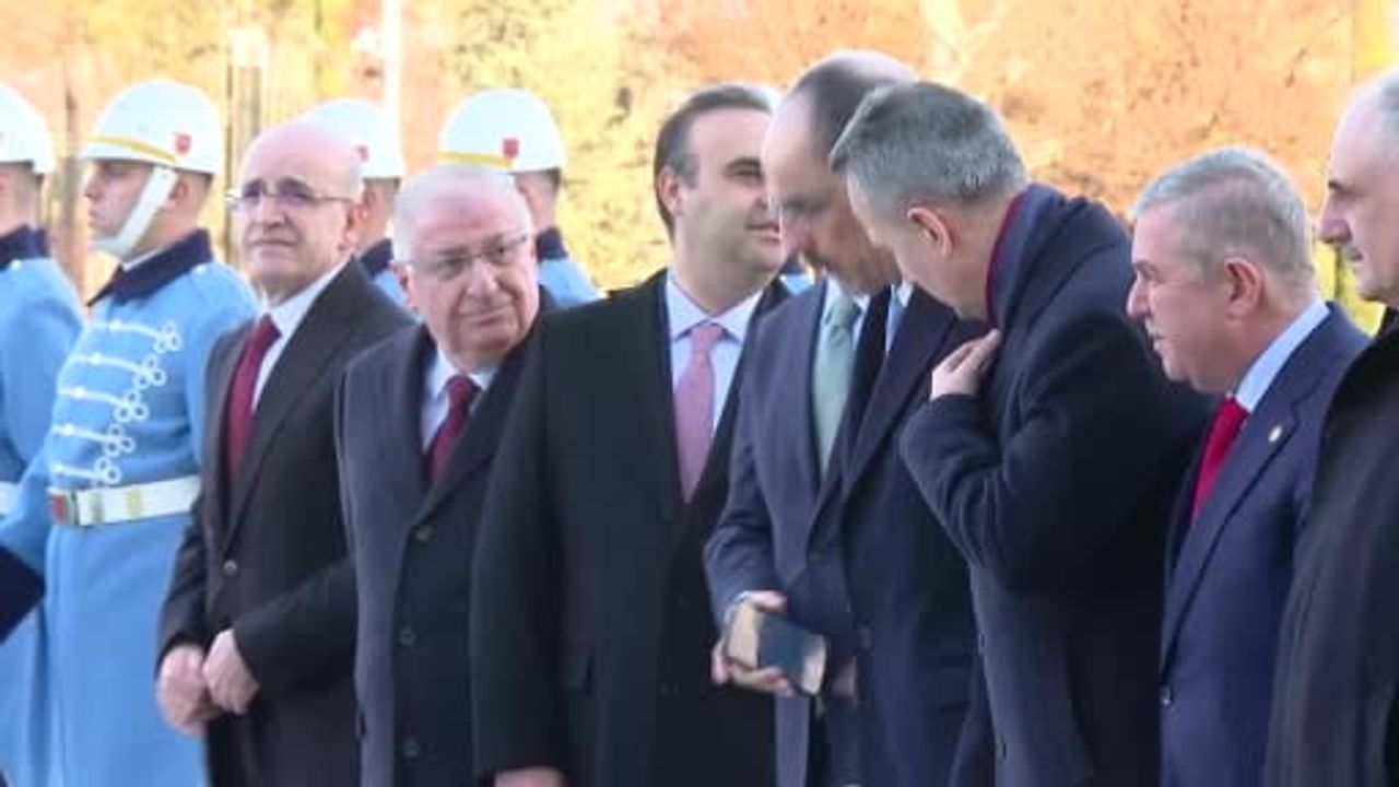 Erdoğan, Malezya Başbakanı Enver İbrahim’i törenle karşıladı