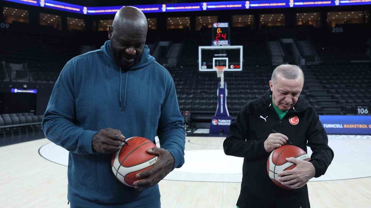 Erdoğan, Shaquille O’Neal ile İstanbul’da buluştu: İmzalı topların fotoğrafları paylaşıldı