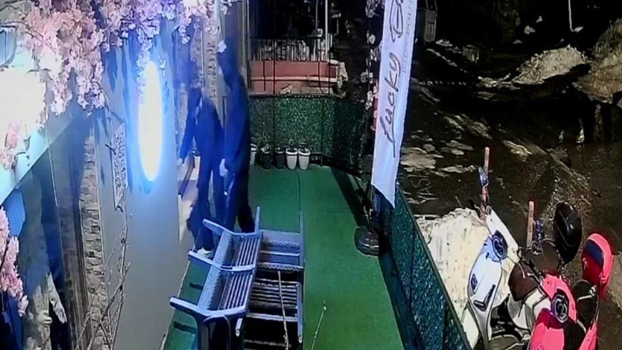 Ereğli'de Kardan Adamı Yıkan Gençlerin İç Isıtan Özrü