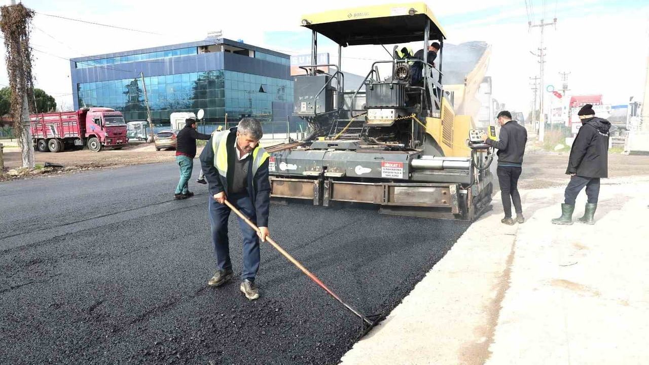Erenler'de Kozluk Caddesi'nde Asfalt Yenileme Başl…