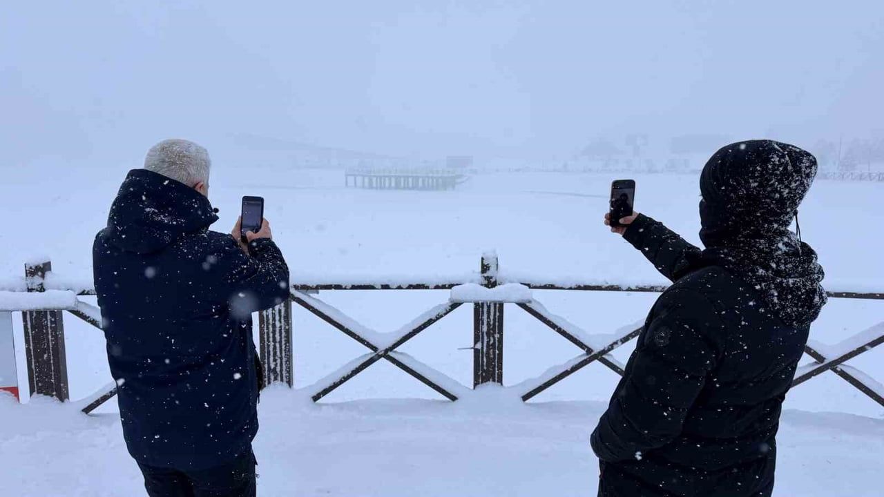 Ergan Dağı'nda Kartpostallık Kar: Pistlerde Kar 190 santimetreyi Aştı