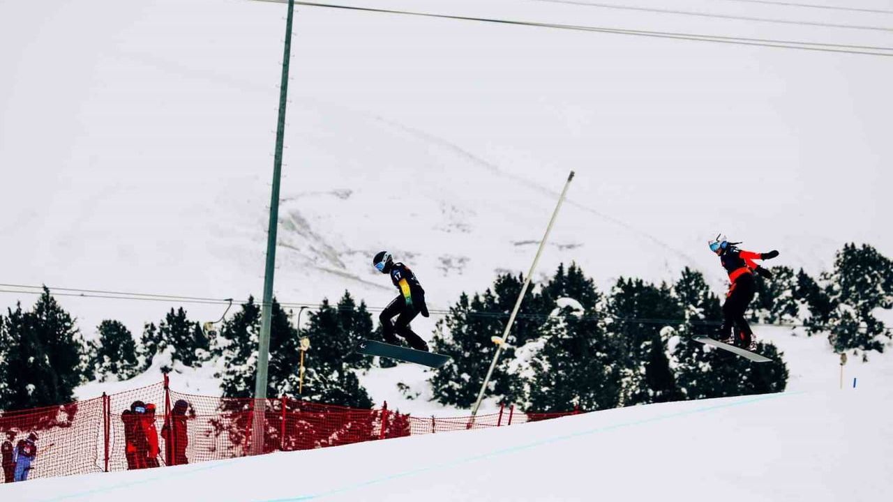 Ergan Dağı'nda Snowboard Cross Avrupa Kupası Erzincan'da Nefes Kesti